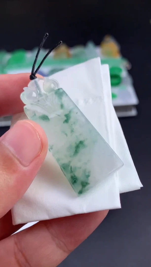 未镶嵌定制翡翠翡翠