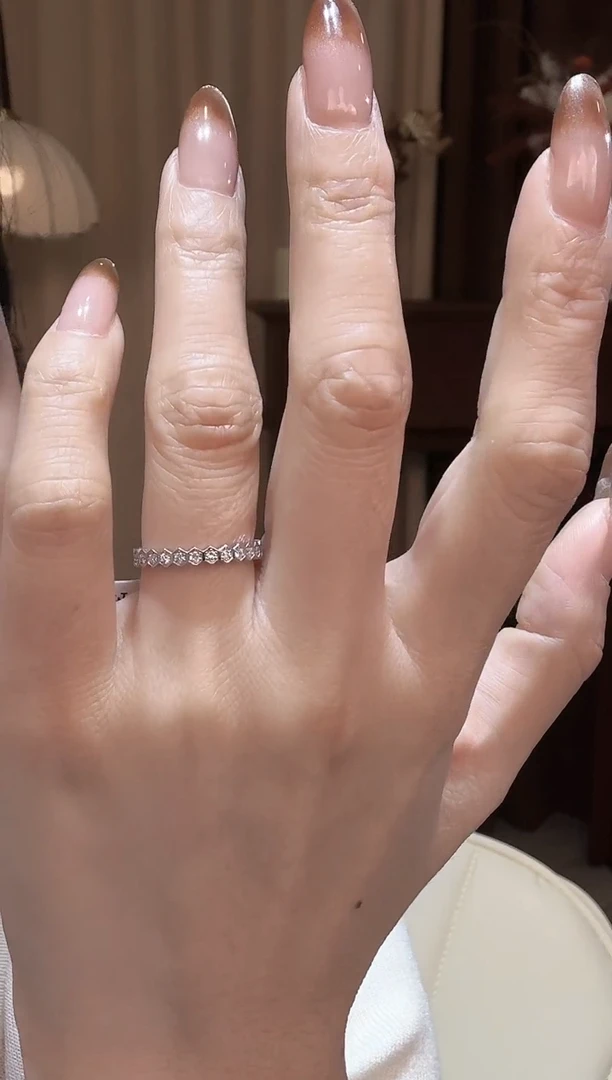 18K金镶嵌实验室培育钻石蜂巢戒指k白