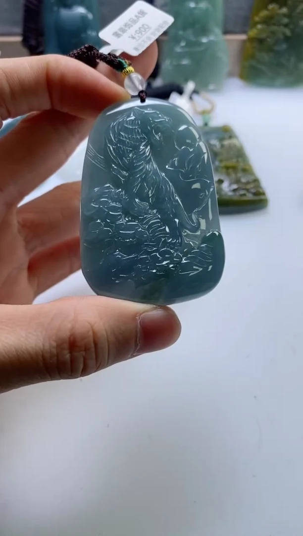 【闪购商品】翡翠挂件未镶嵌               