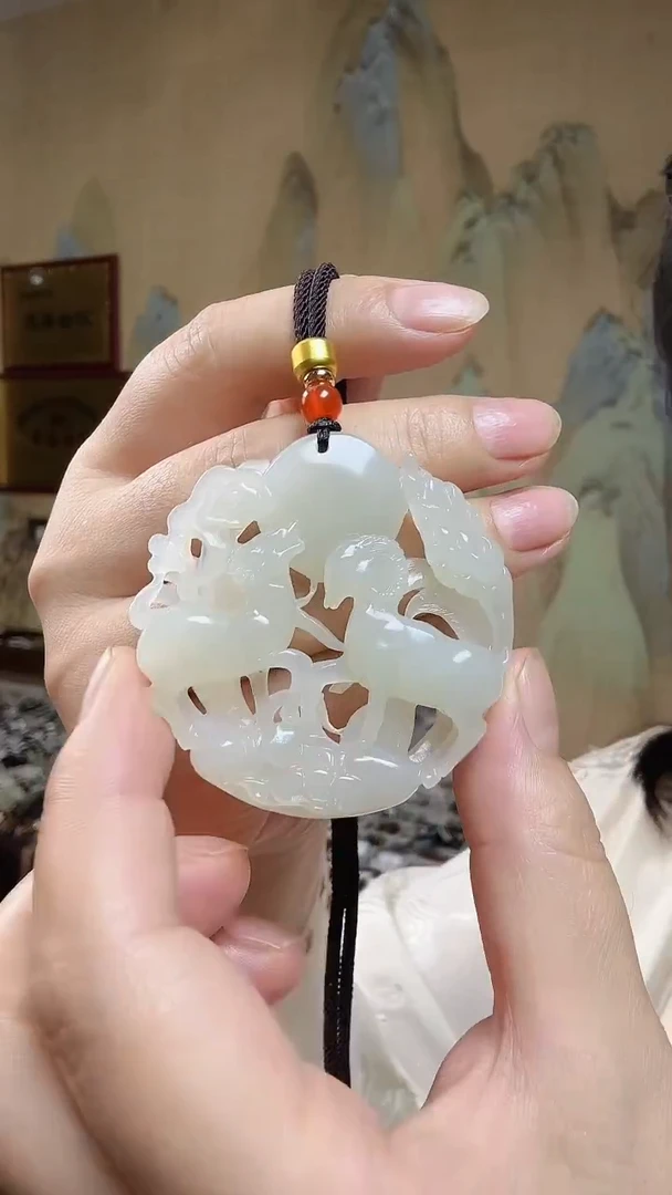 颈饰未镶嵌和田玉.
