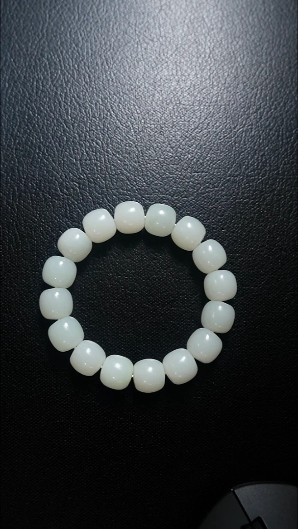 颈饰未镶嵌和田玉旅****1手串