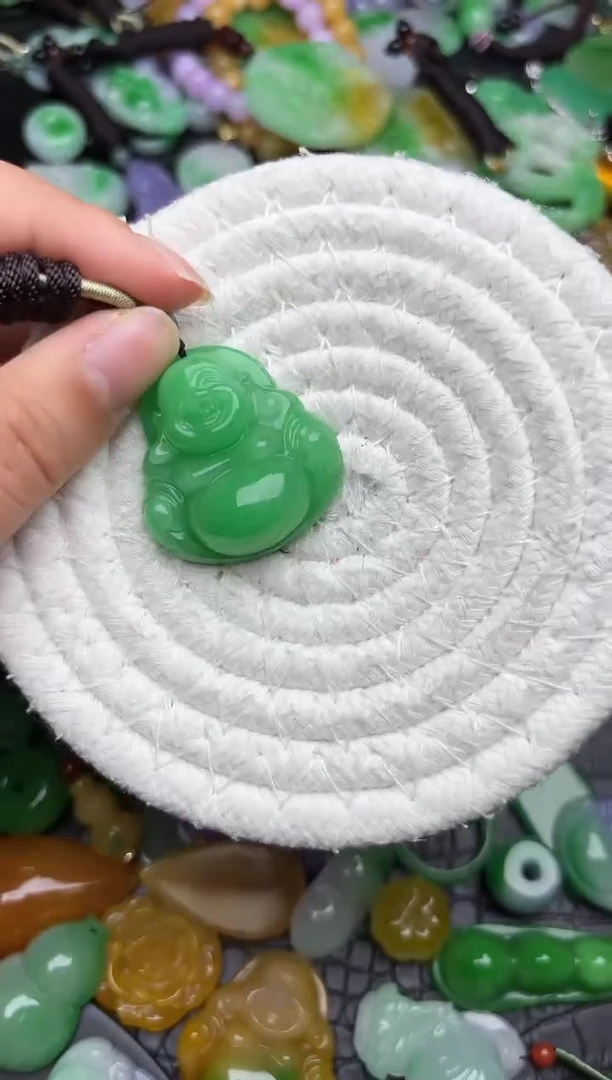 颈饰未镶嵌翡翠缅甸翡翠吊坠