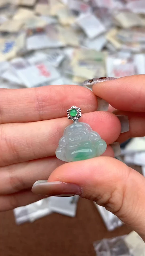 18K金镶嵌挂件翡翠—