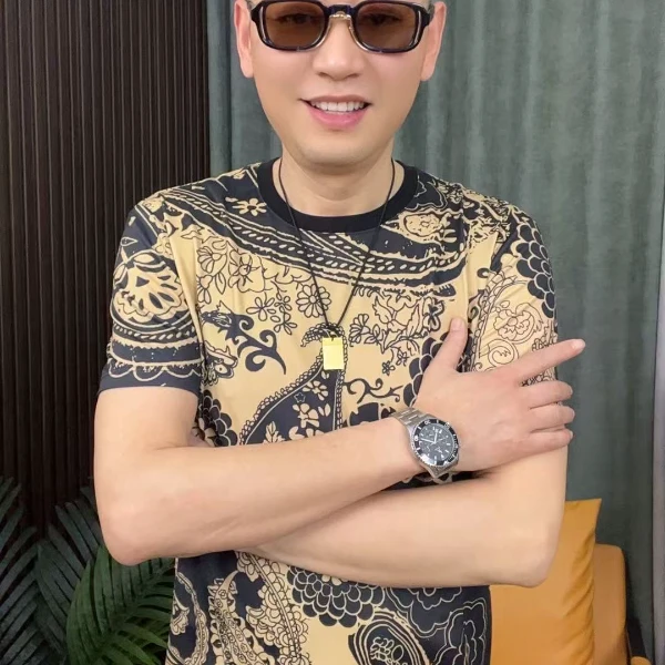 T恤印花精神小伙百搭短袖帅气修身圆领夏季男士潮流短袖t恤