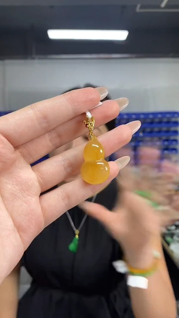 颈饰未镶嵌翡翠多样性发其一颜色微差