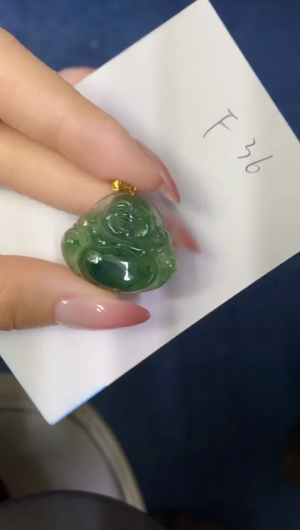 翡翠18K金镶嵌颈饰缅甸天然翡翠A货