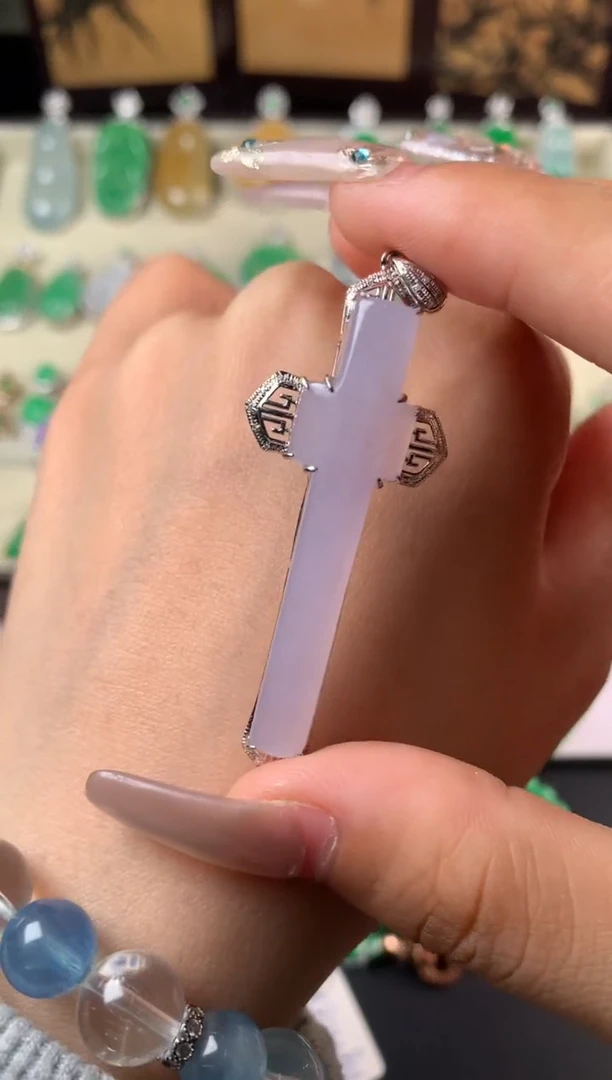 吊坠(不含链)18K金镶嵌翡翠吊坠