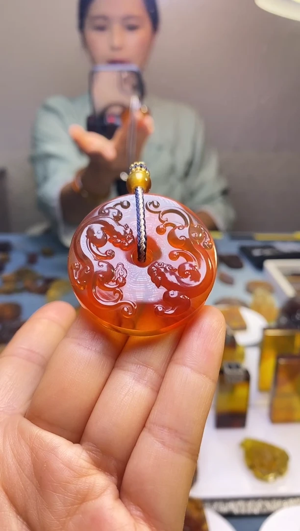 未镶嵌颈饰琥珀SN38-102（螭龙）