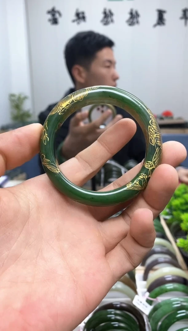 和田玉未镶嵌手镯55.7（12.9）