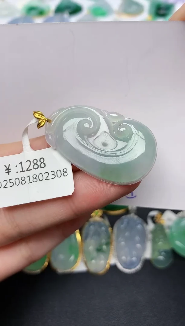 颈饰18K金镶嵌翡翠 天然缅甸A货翡翠百元以上9元证书费自理