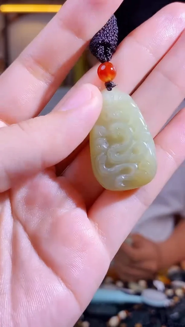 和田玉未镶嵌颈饰1