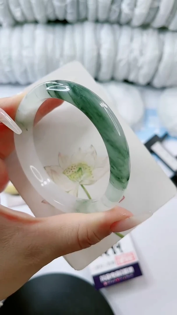 【闪购商品】石英质玉手镯未镶嵌多样性发货V489