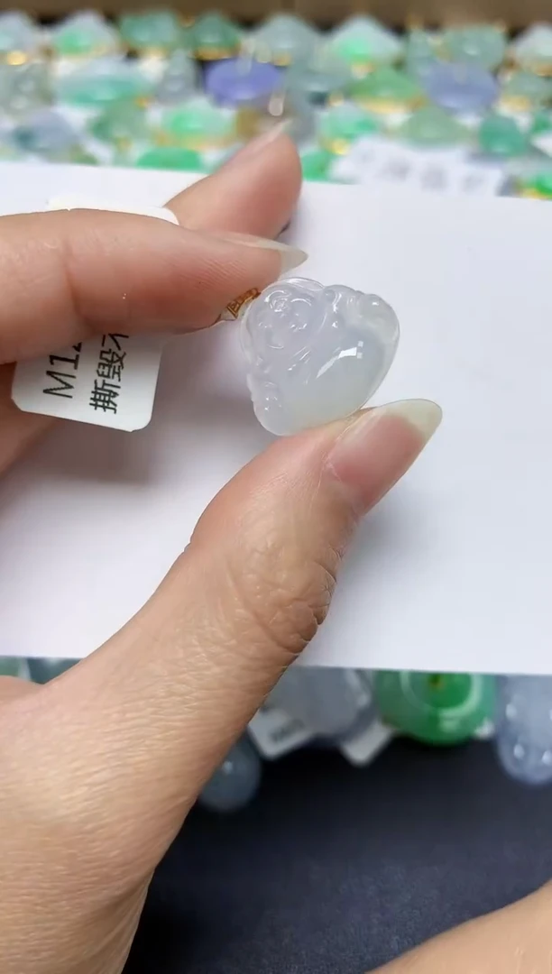 翡翠未镶嵌颈饰 天然翡翠A货