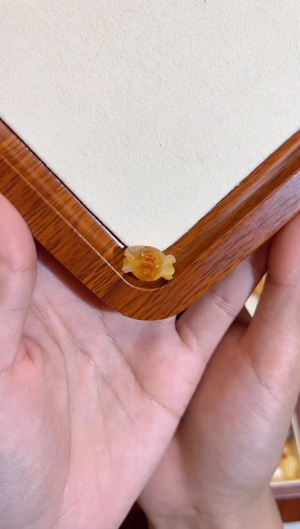 【闪购商品】蜜蜡裸石未镶嵌糖果