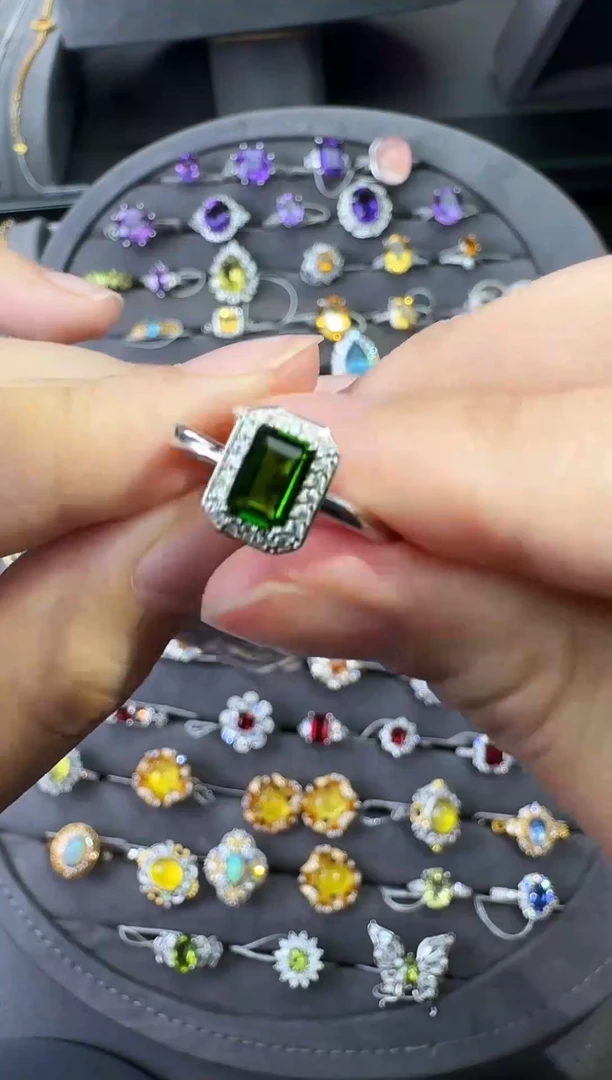 银S925镶嵌透辉石戒指【七天鉴赏】