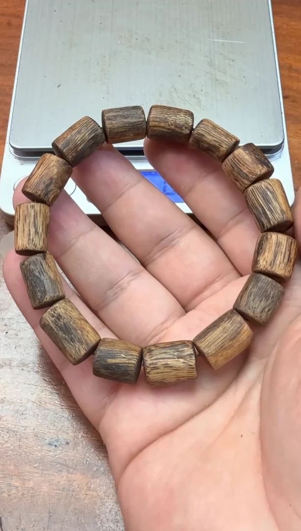 沉香手串奇楠沉香乌身圆叶 树心油随形桶珠单圈一条12g➕