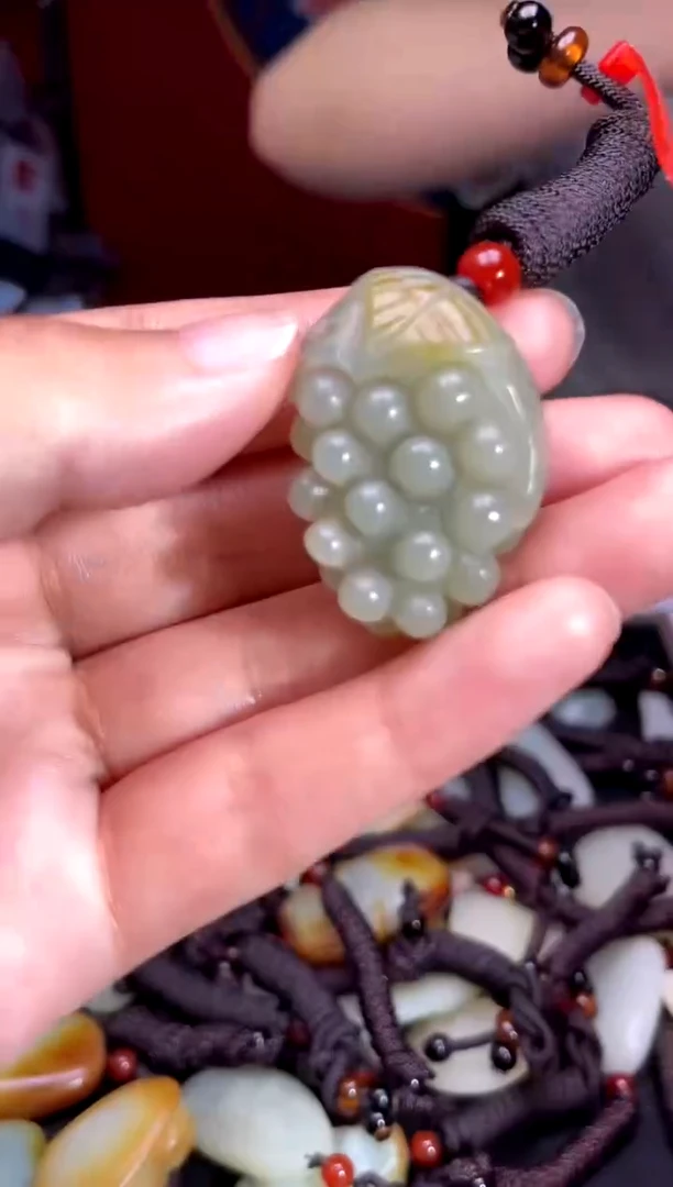 和田玉未镶嵌挂件1