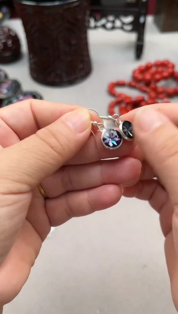 扬州漆器点螺耳环银色