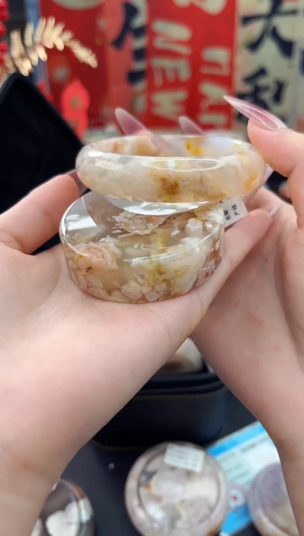 【闪购商品】石英质玉手镯未镶嵌赠送镯心（59圈口）