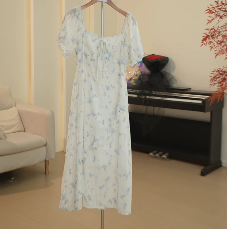 C328 ML系列温柔少女风丁香花刺绣斜裁碎花连衣裙