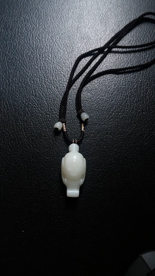 颈饰未镶嵌和田玉大鹏鸟