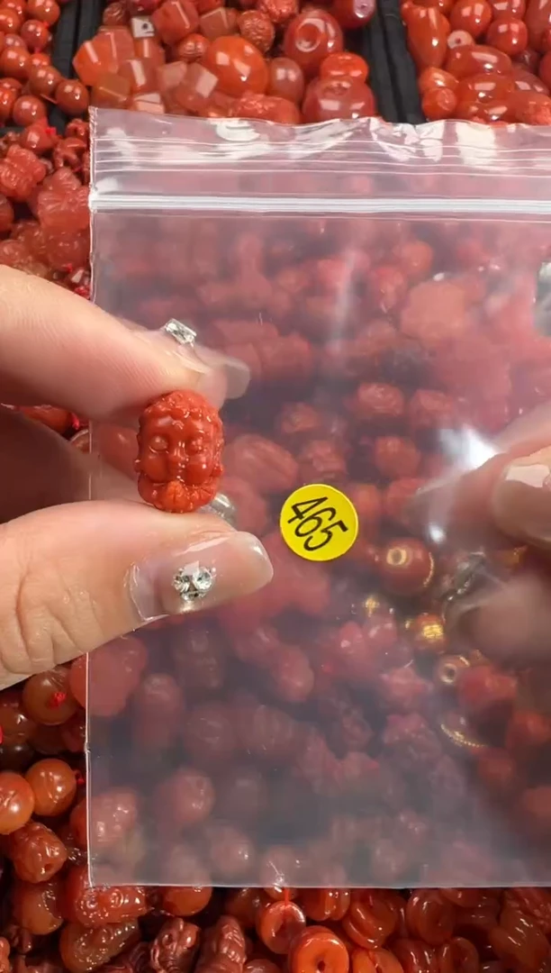 南红玛瑙未镶嵌颈饰1