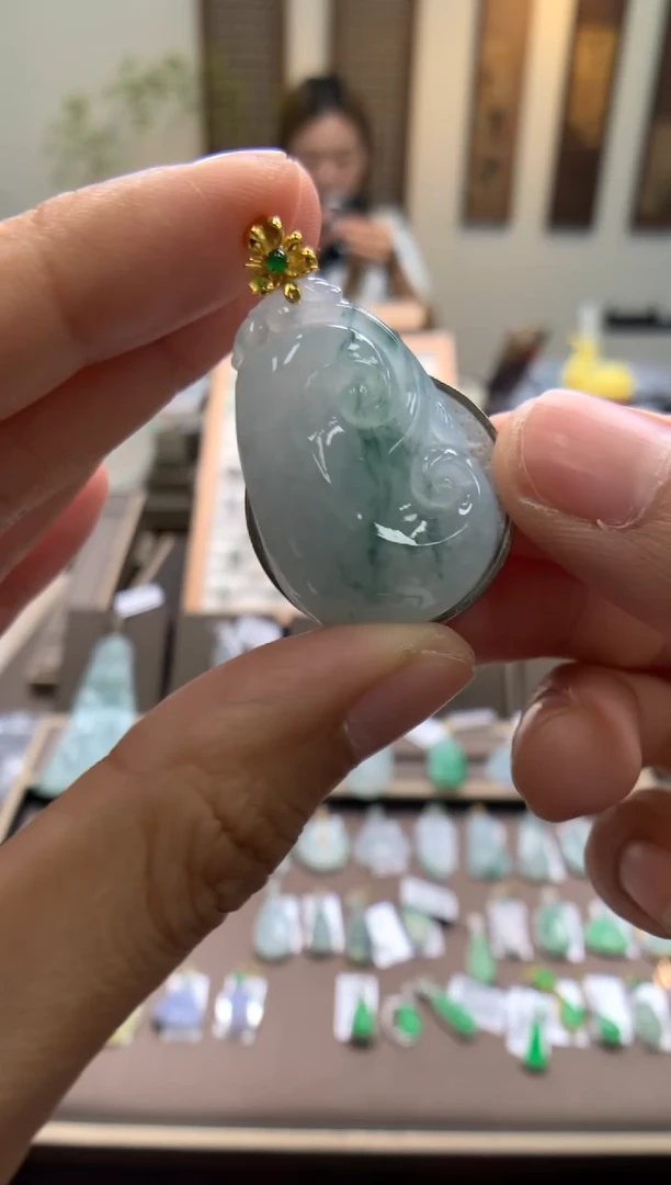 颈饰未镶嵌翡翠如意