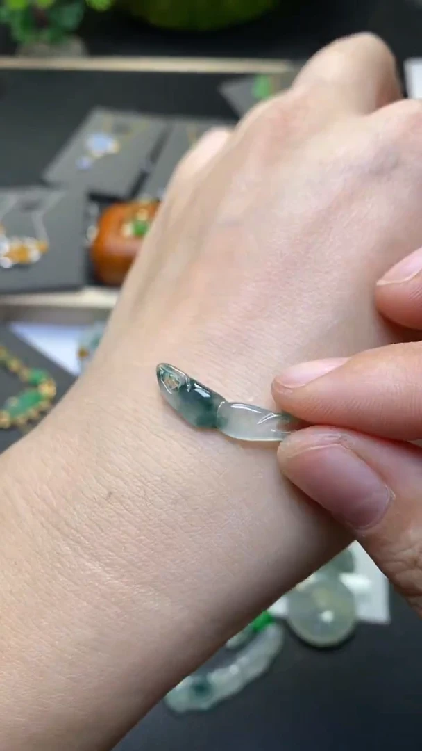 颈饰未镶嵌翡翠净货34390