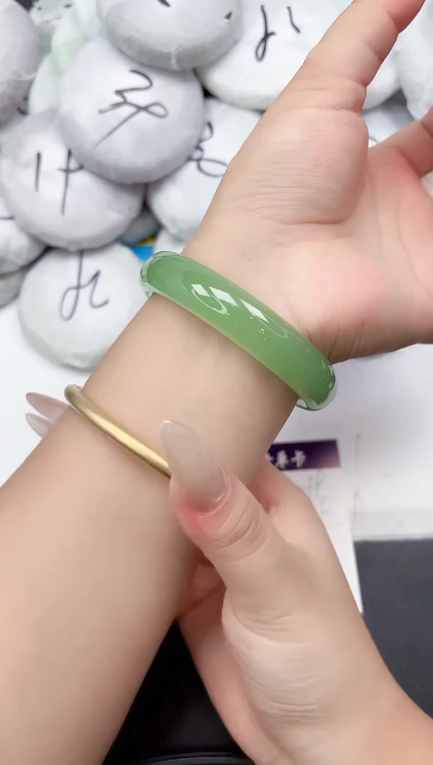 未镶嵌手镯石英质玉299-60.3