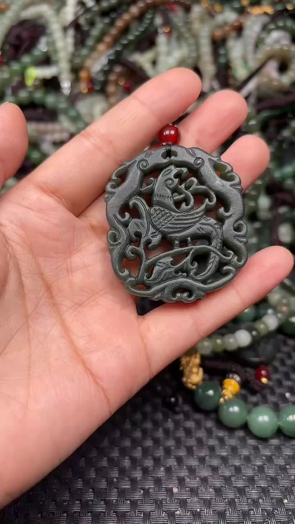 颈饰未镶嵌和田玉1