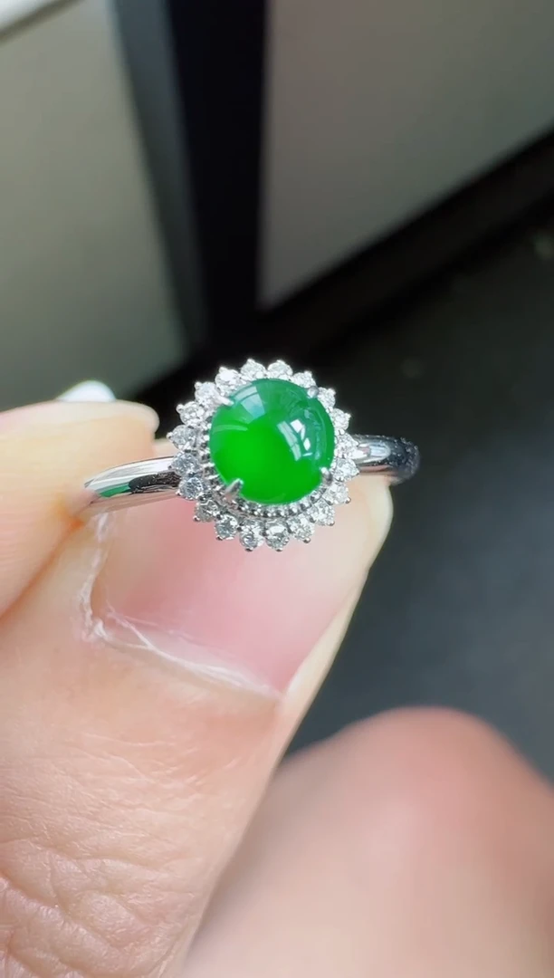 18K金镶嵌戒指翡翠寄售回流，不退不换