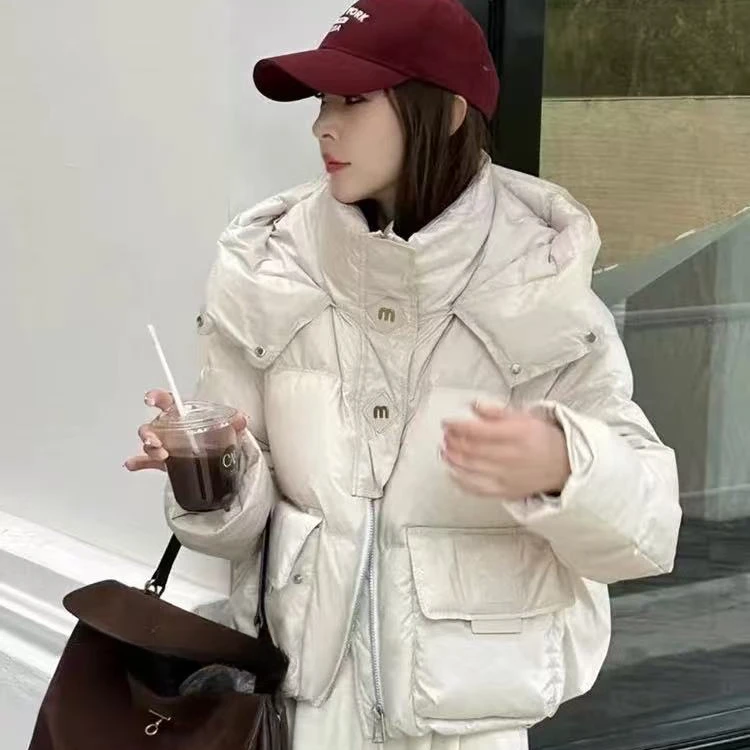 设计感大口袋拼接连帽洋气短款羽绒服