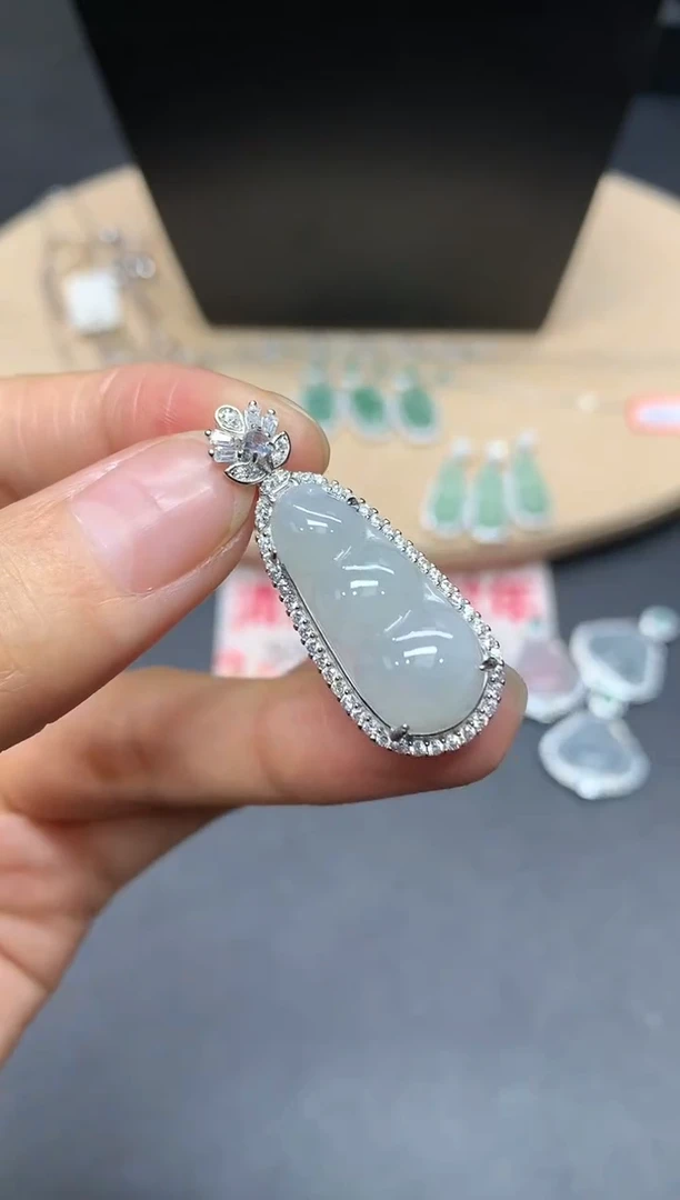 【闪购商品】翡翠吊坠(不含链)银S925镶嵌福豆【多样性发其一】