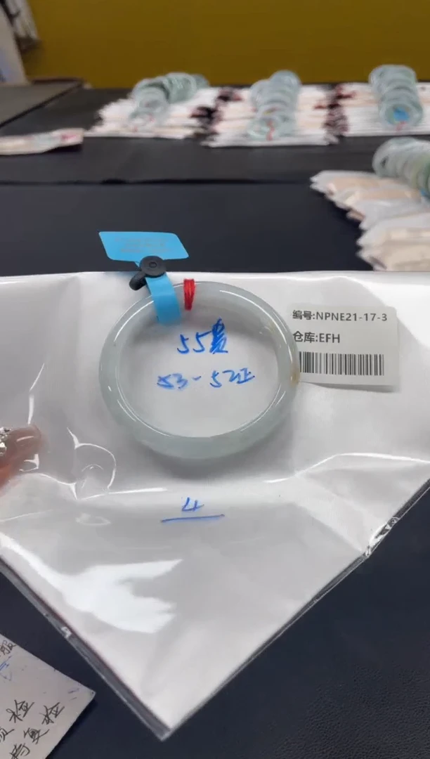 未镶嵌手镯翡翠翡翠手镯