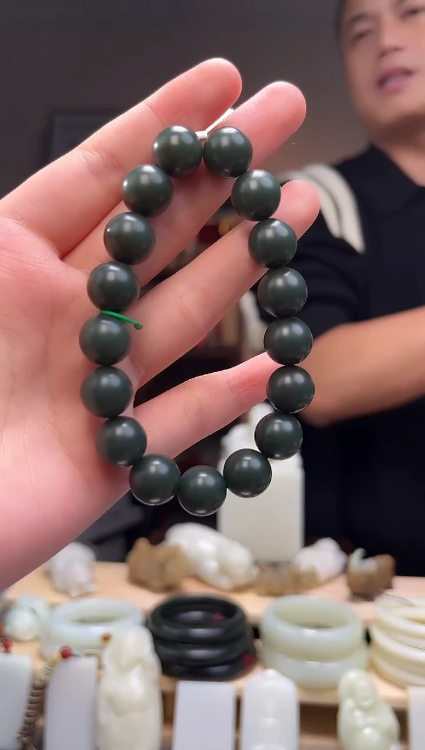 颈饰未镶嵌和田玉手串