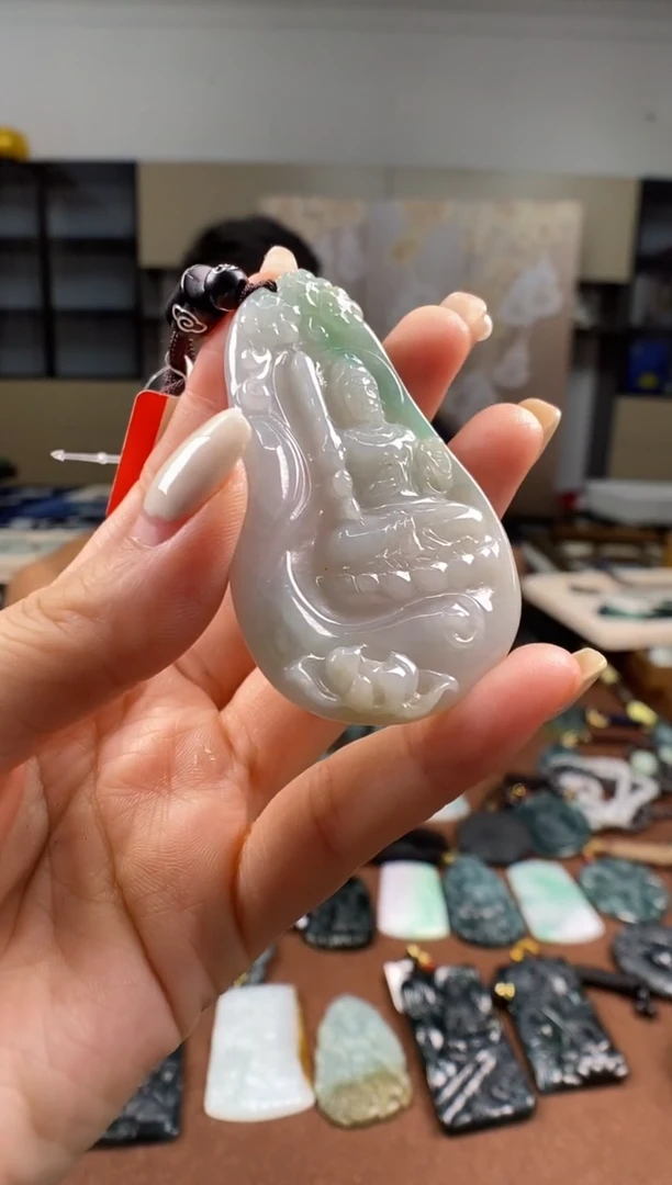 颈饰未镶嵌翡翠多样性发其一