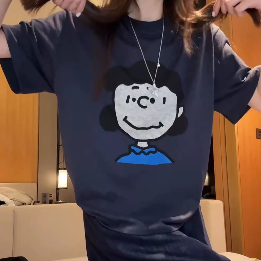 露西卡通印花正肩宽松圆领短袖美式休闲趣味减龄T恤女C5762