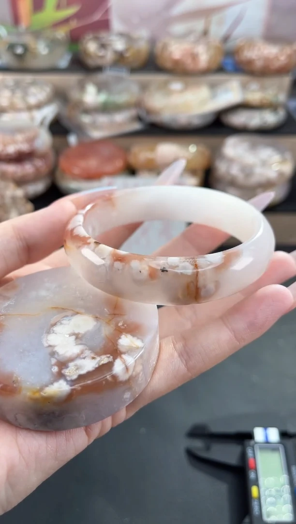 未镶嵌手镯石英质玉59