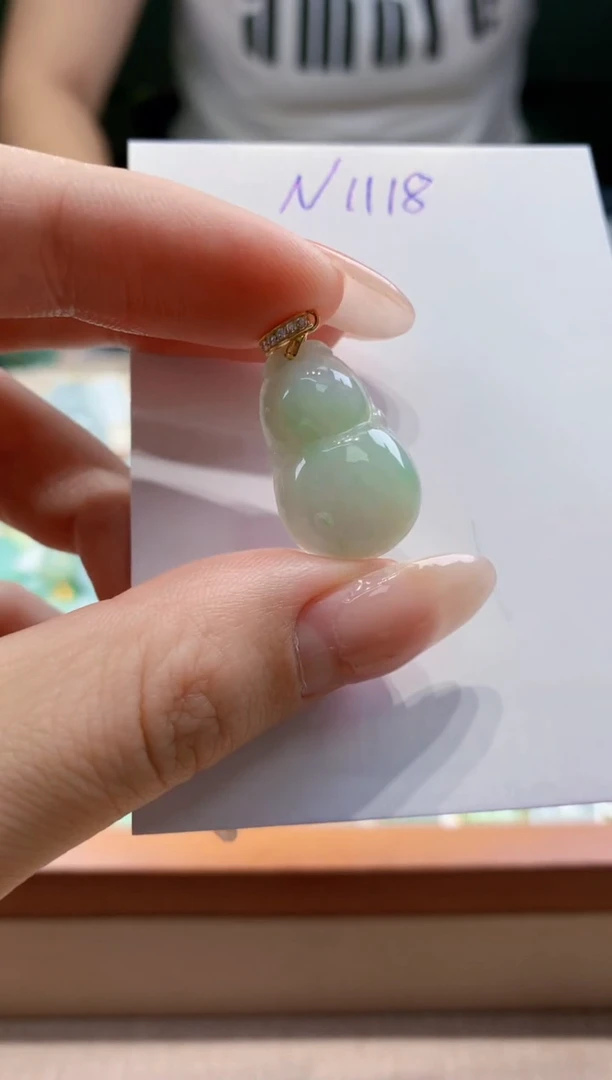 翡翠未镶嵌颈饰天然缅甸a货翡翠