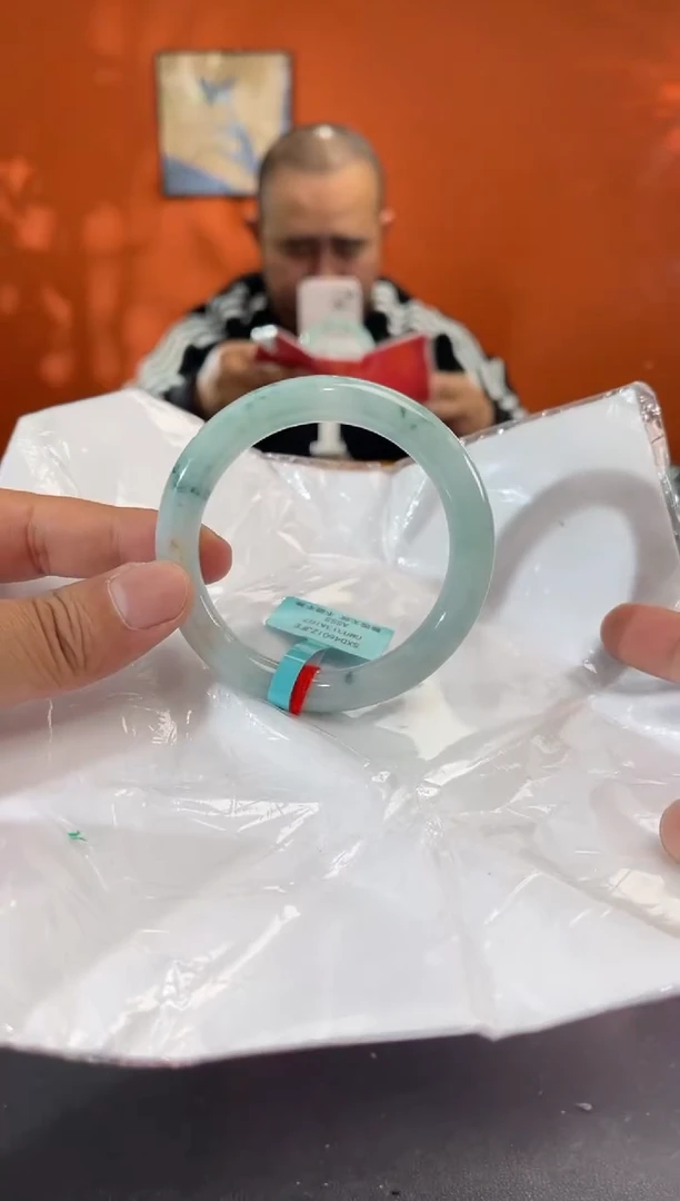 未镶嵌手镯翡翠2        圈口56