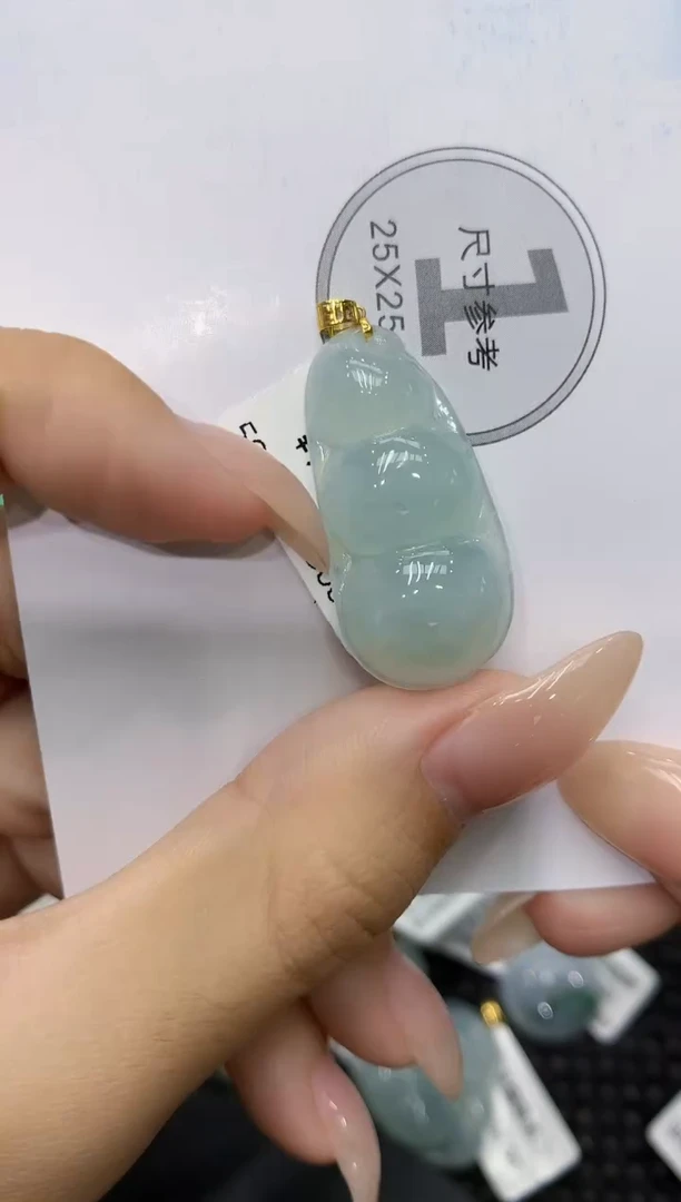 颈饰18K金镶嵌翡翠111111111111