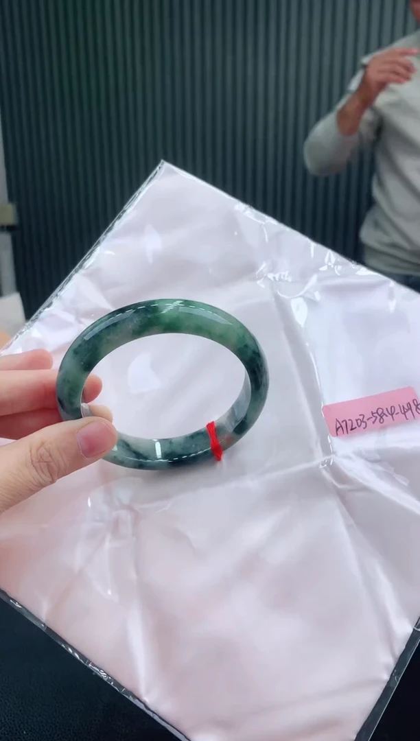 未镶嵌手镯翡翠58圈口