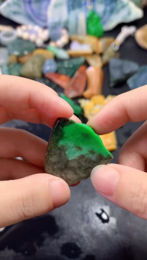 翡翠未镶嵌颈饰山*丰109天然翡翠