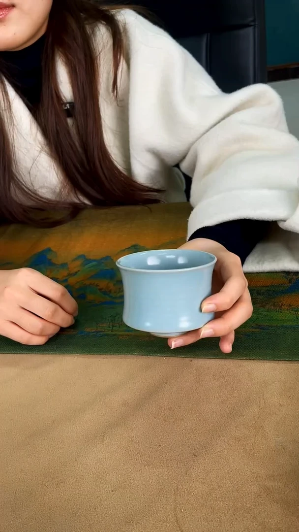 杯子瓷孙现锋 仿古天青釉  玄纹束腰杯