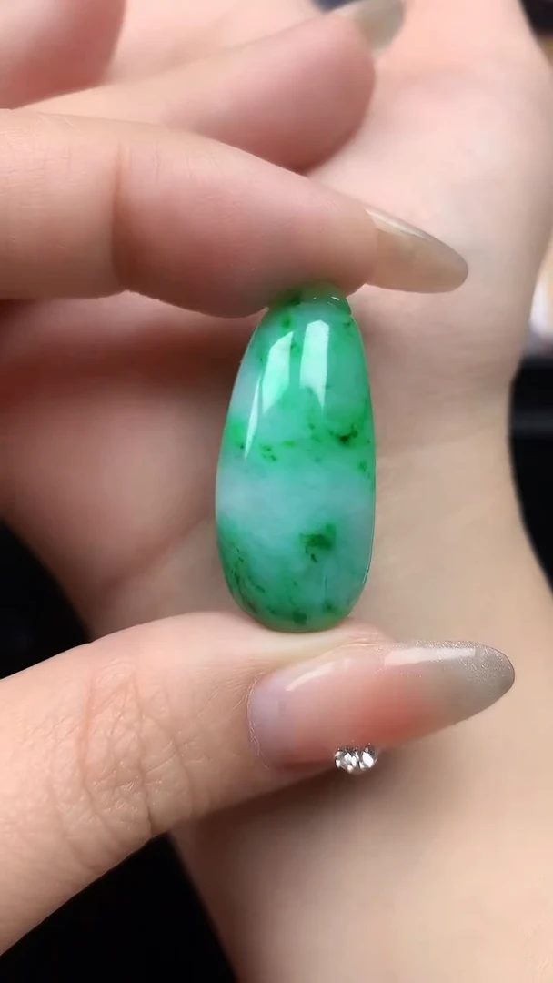 【闪购商品】翡翠颈饰未镶嵌颈饰