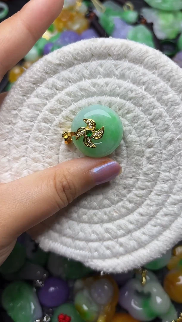 颈饰未镶嵌翡翠缅甸翡翠吊坠
