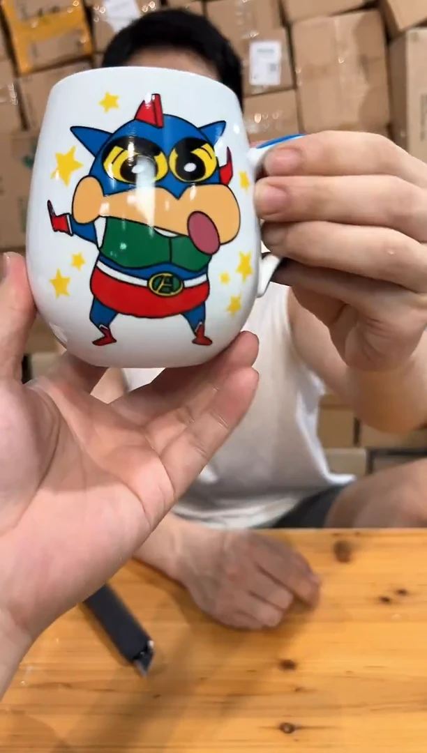 瓷片蓝色小新大肚杯