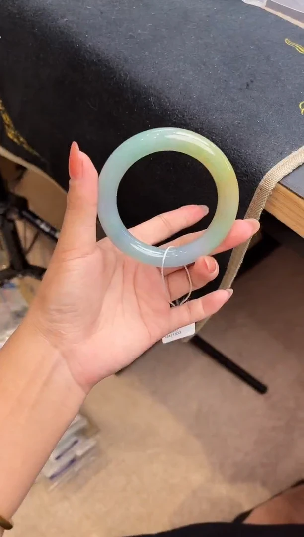 未镶嵌手镯翡翠手镯
