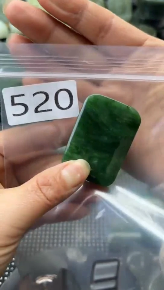 未镶嵌和田玉珠宝半成品牌子