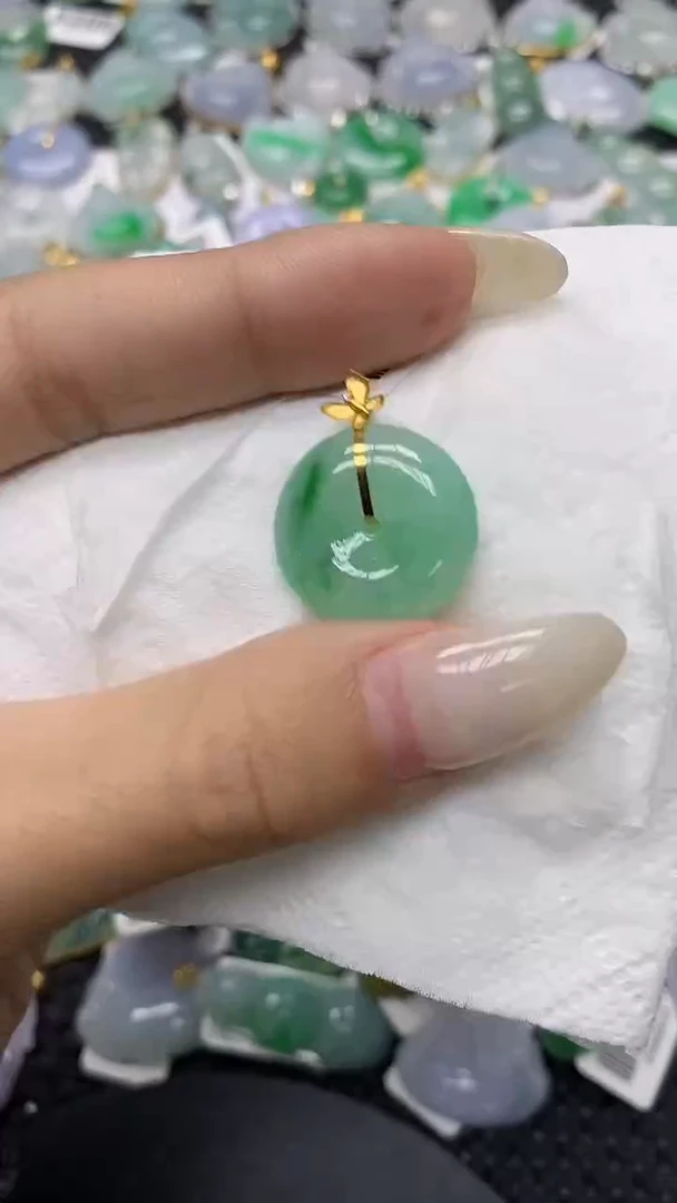 颈饰18K金镶嵌翡翠11111111111